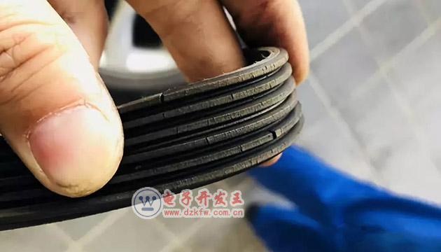 汽车发动机皮带的检查