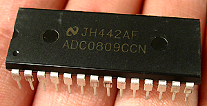 ADC0809װͼ